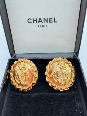 CHANEL Authentic Vintage Chanel 1980s Mademoiselle Earrings